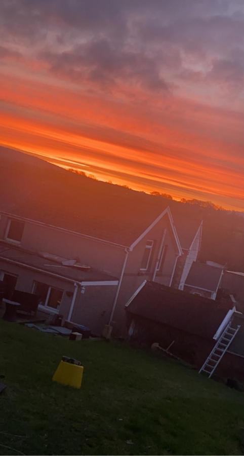 Clydach Cottages 래넬리 외부 사진